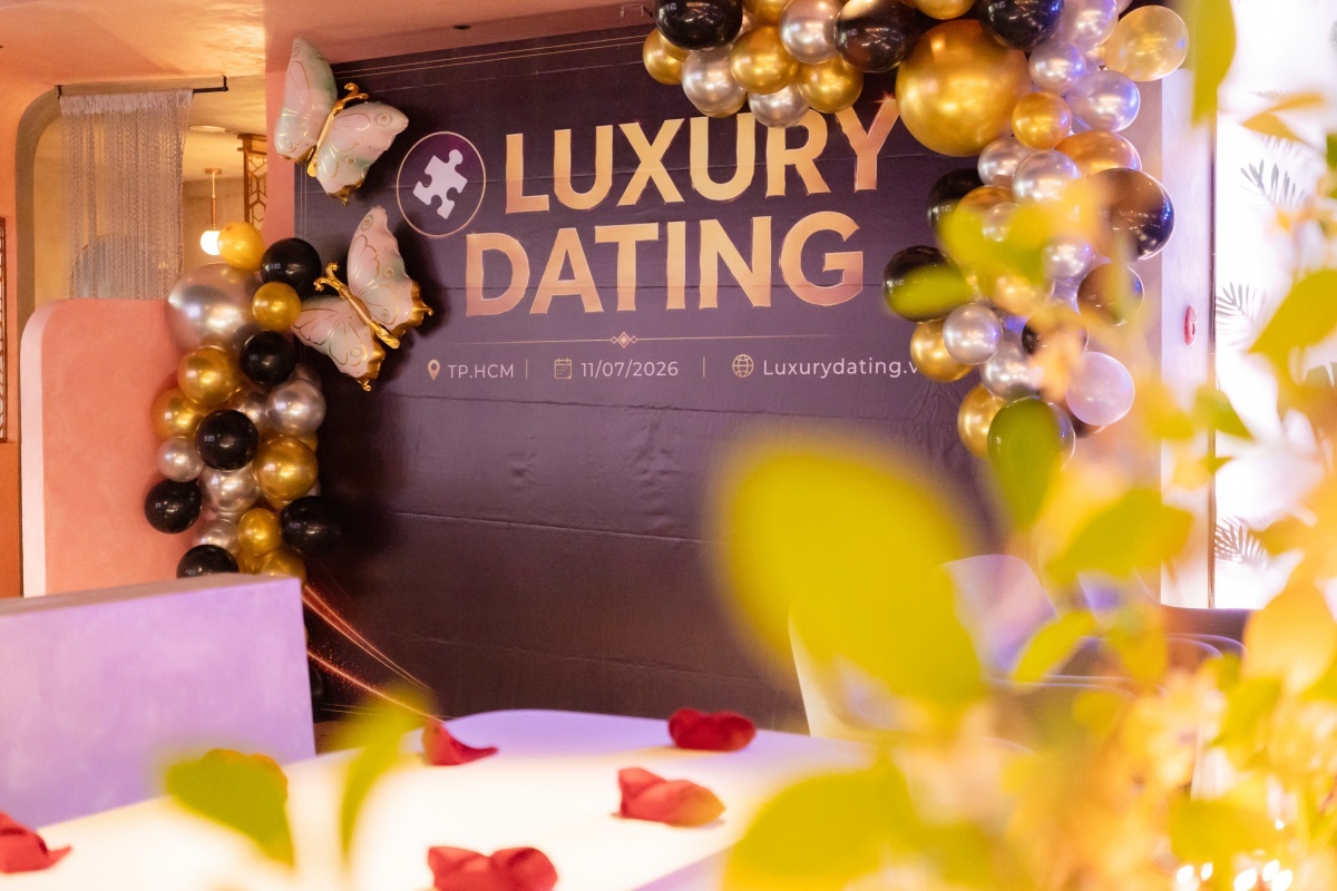 LUXURYDATING110720264.JPG