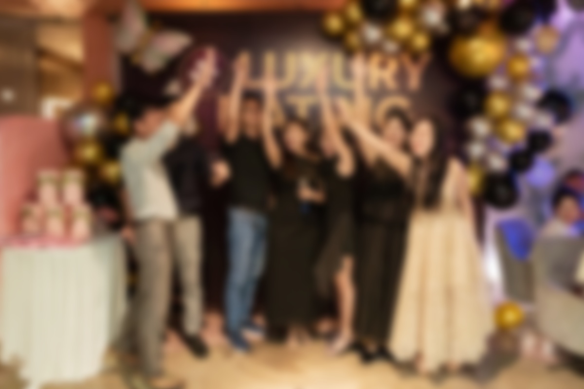 LUXURYDATING1107202652.JPG