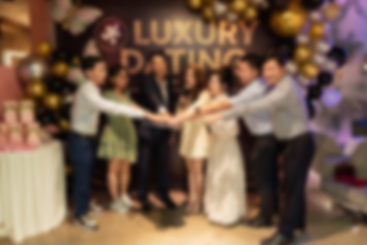 LUXURYDATING1107202655.JPG