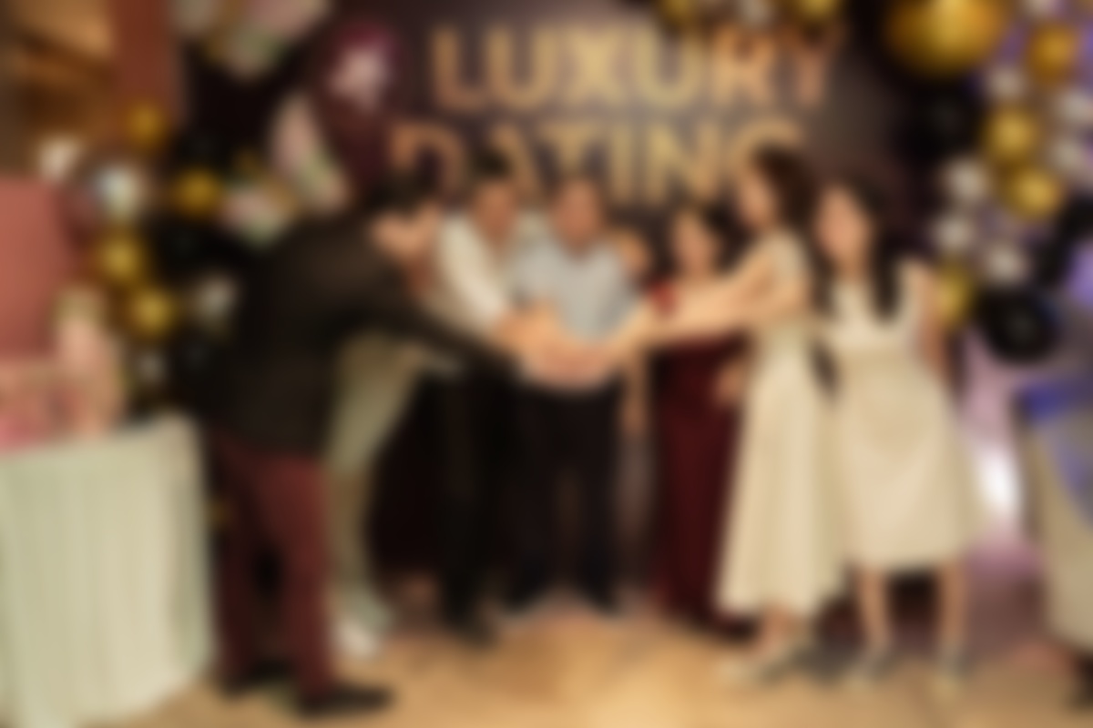LUXURYDATING1107202673.JPG