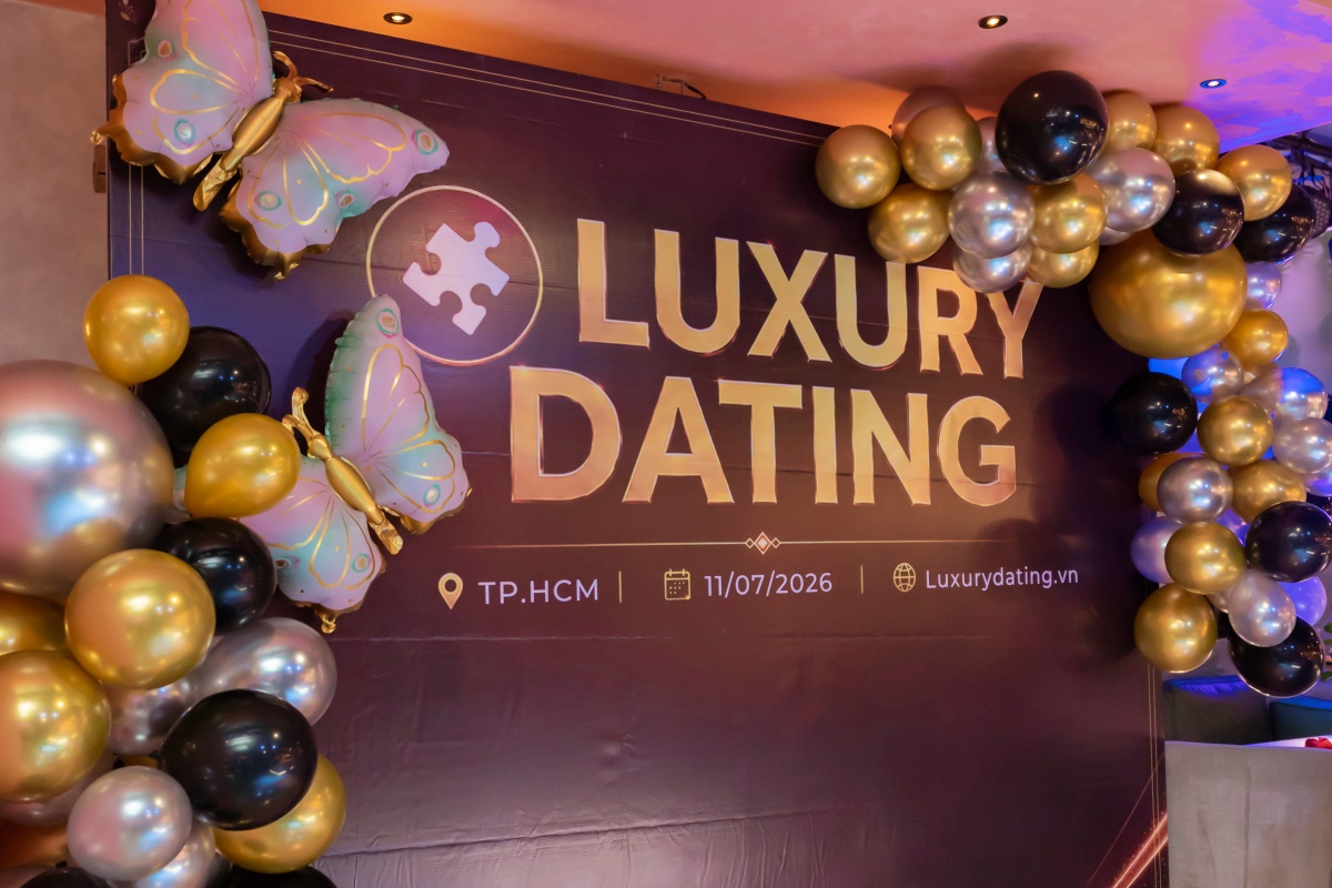 LUXURYDATING110720269.JPG